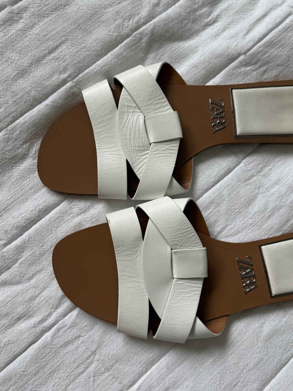 Zara White Leather Knot-Detail Slide Sandals - Picture 3 of 4